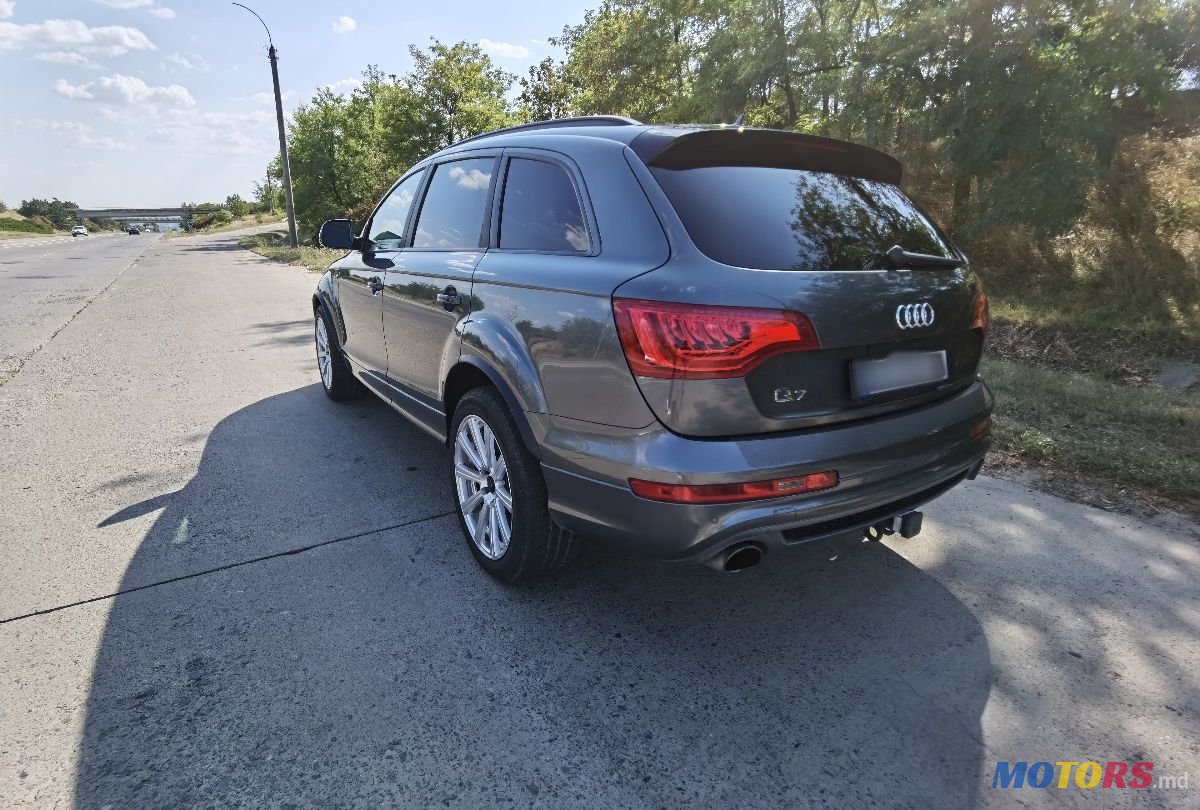 2013' Audi Q7 photo #4