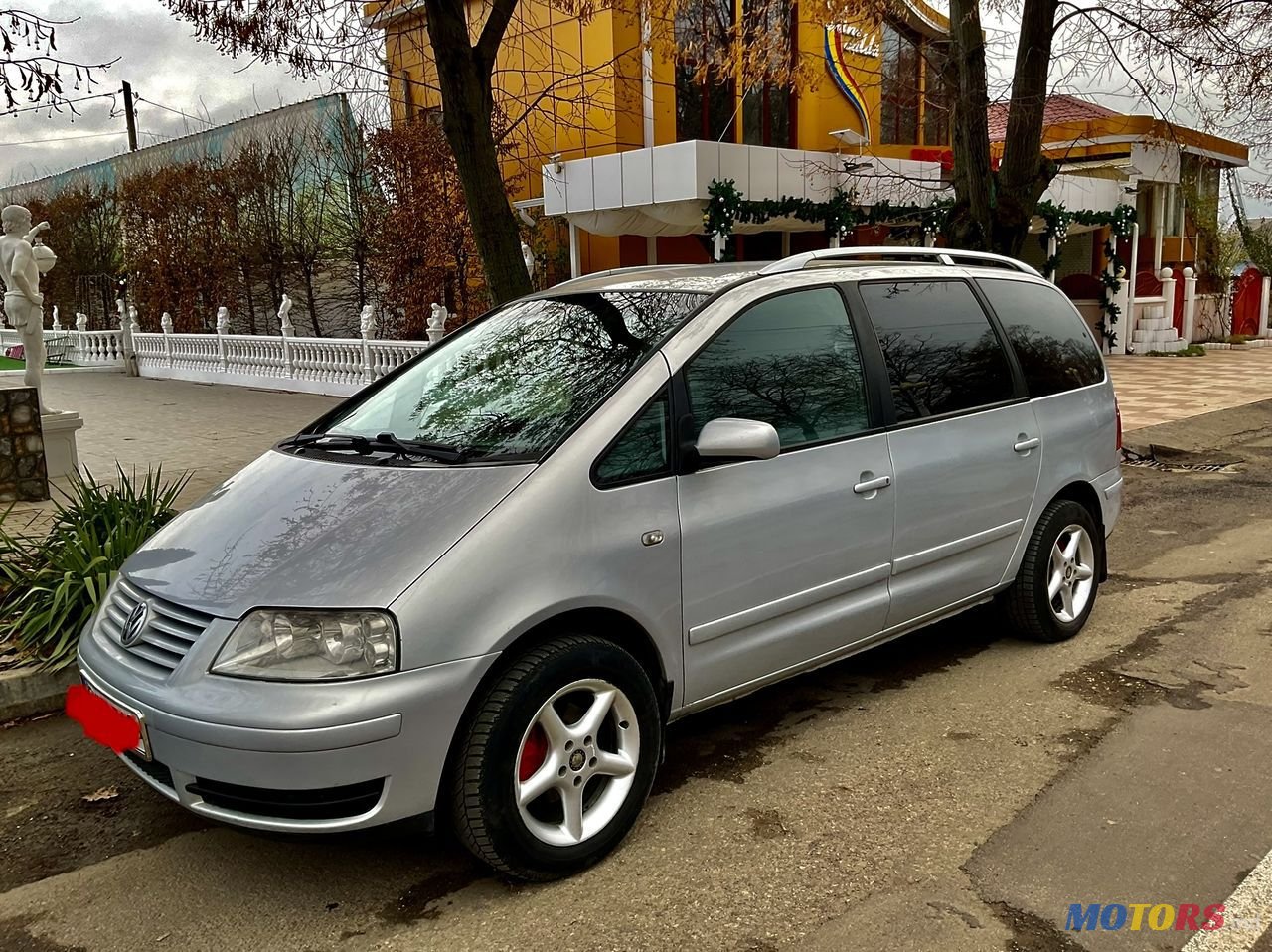 2002' Volkswagen Sharan photo #3