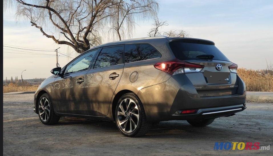 2016' Toyota Auris photo #2