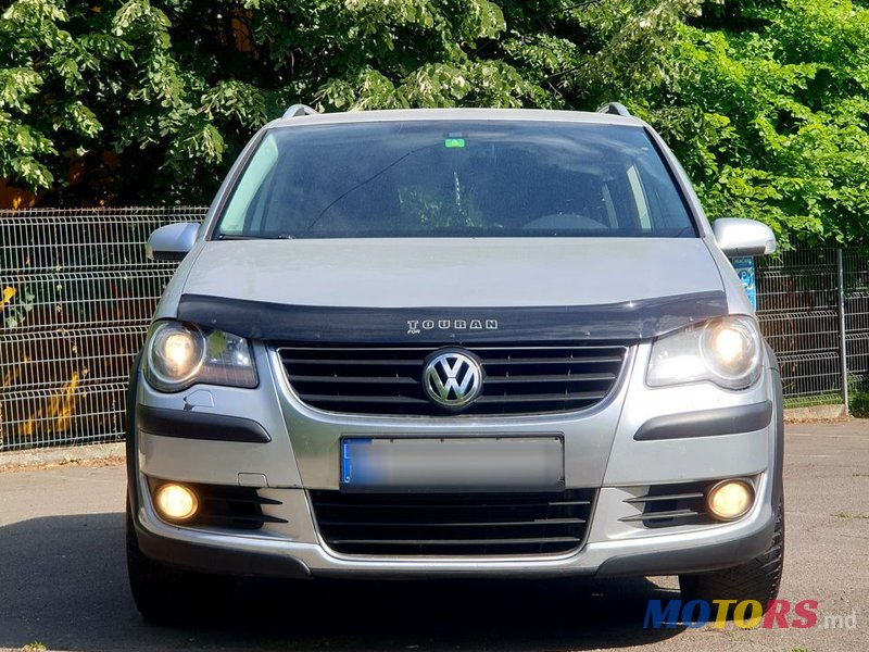 2008' Volkswagen Touran photo #1