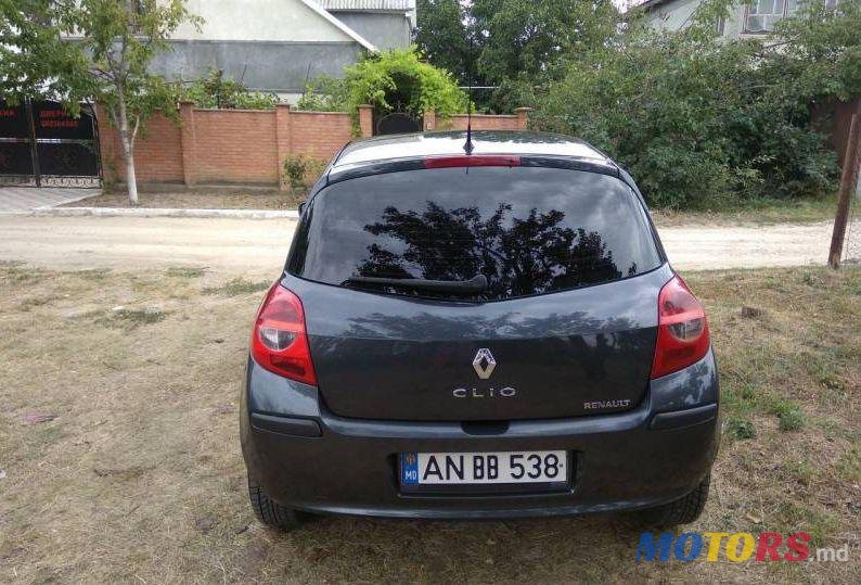 2005' Renault Clio photo #2