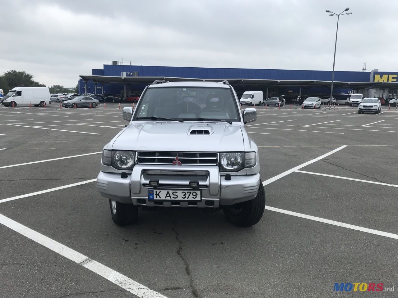 1998' Mitsubishi Pajero photo #1