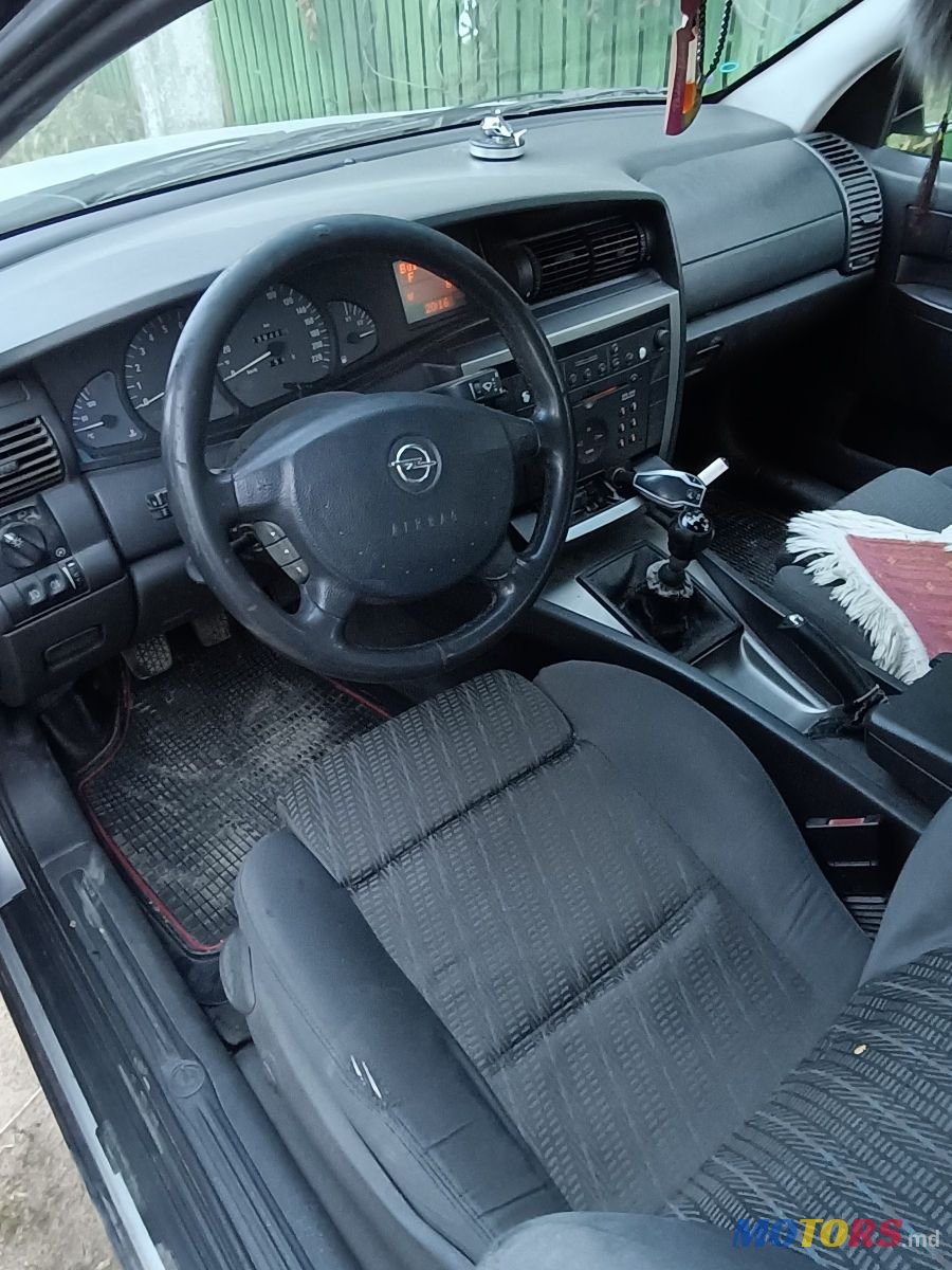 2000' Opel Omega photo #2