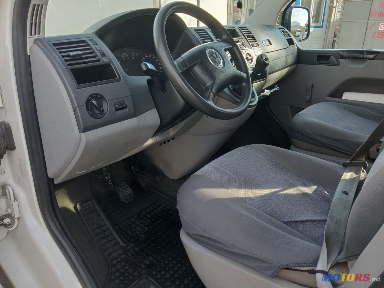 2004' Volkswagen Transporter photo #5