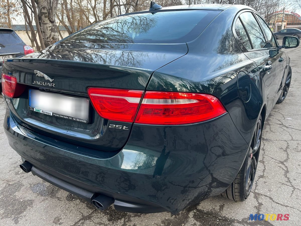 2015' Jaguar XE photo #3