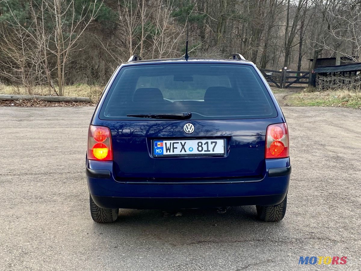 2001' Volkswagen Passat photo #6