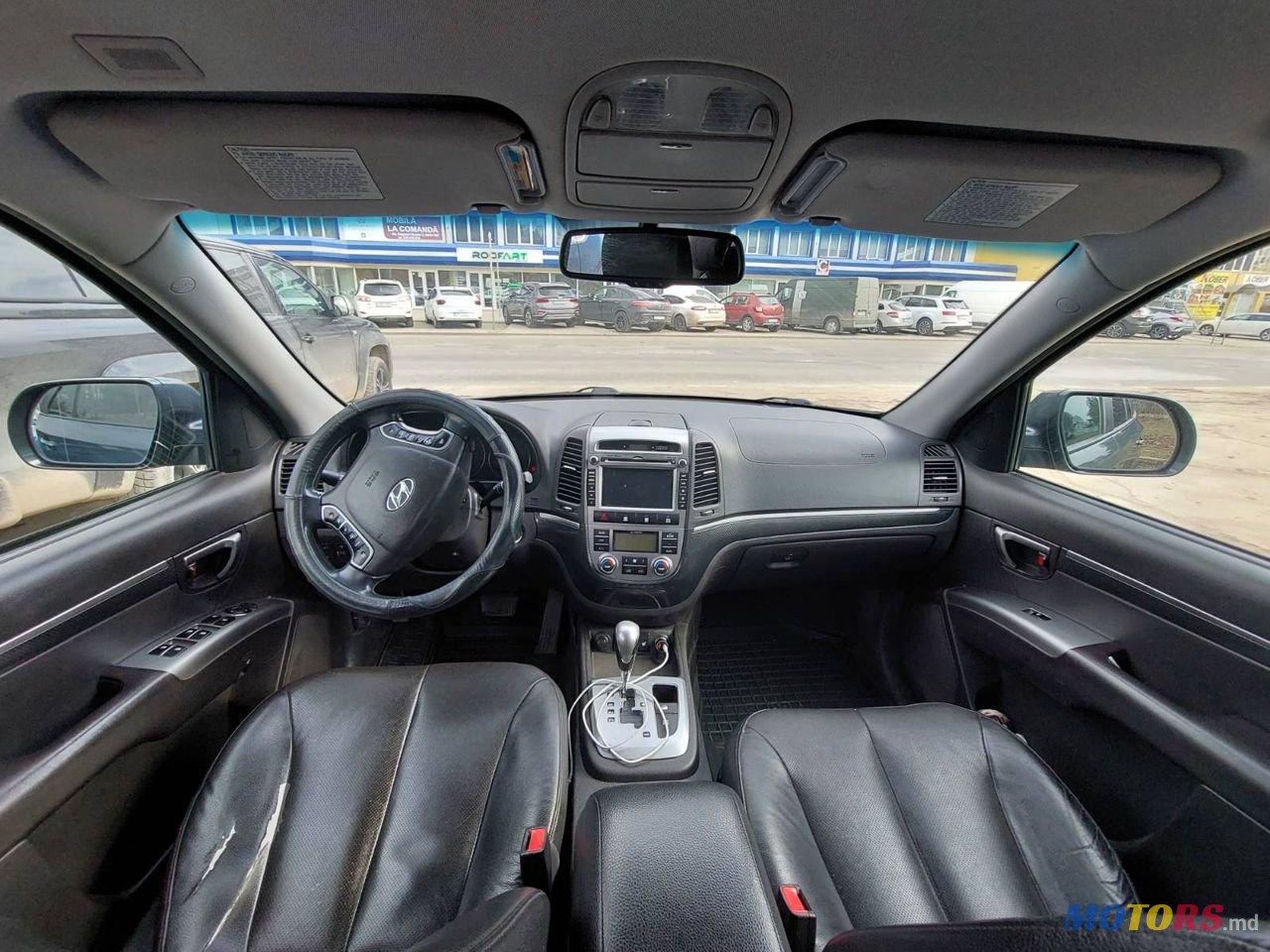 2012' Hyundai Santa Fe photo #5