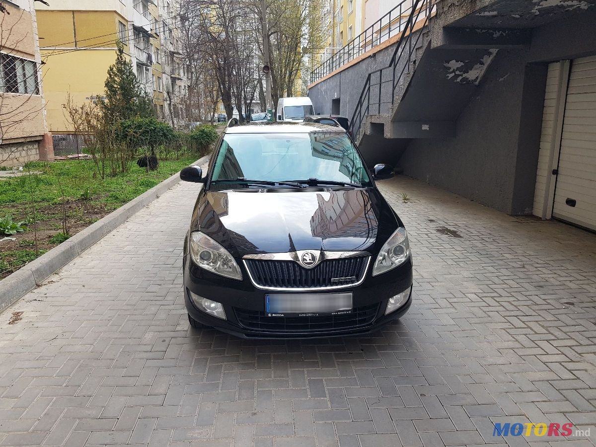 2013' Skoda Fabia photo #2