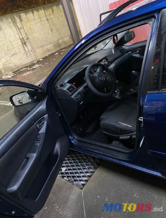 2004' Toyota Corolla photo #4