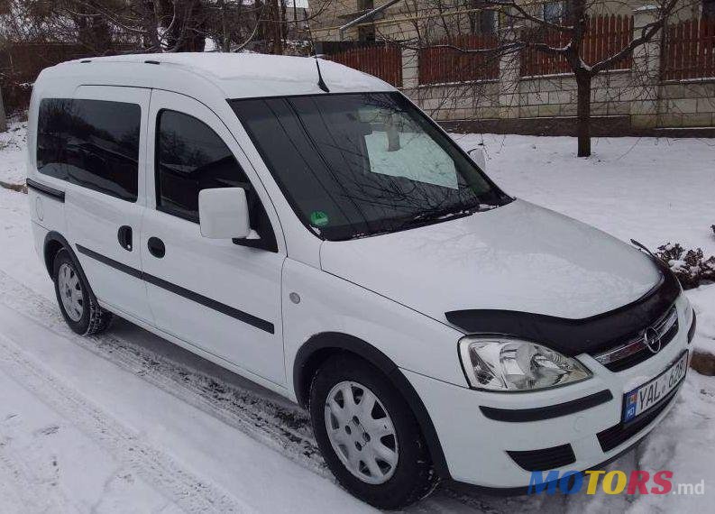 2009' Opel Combo photo #1