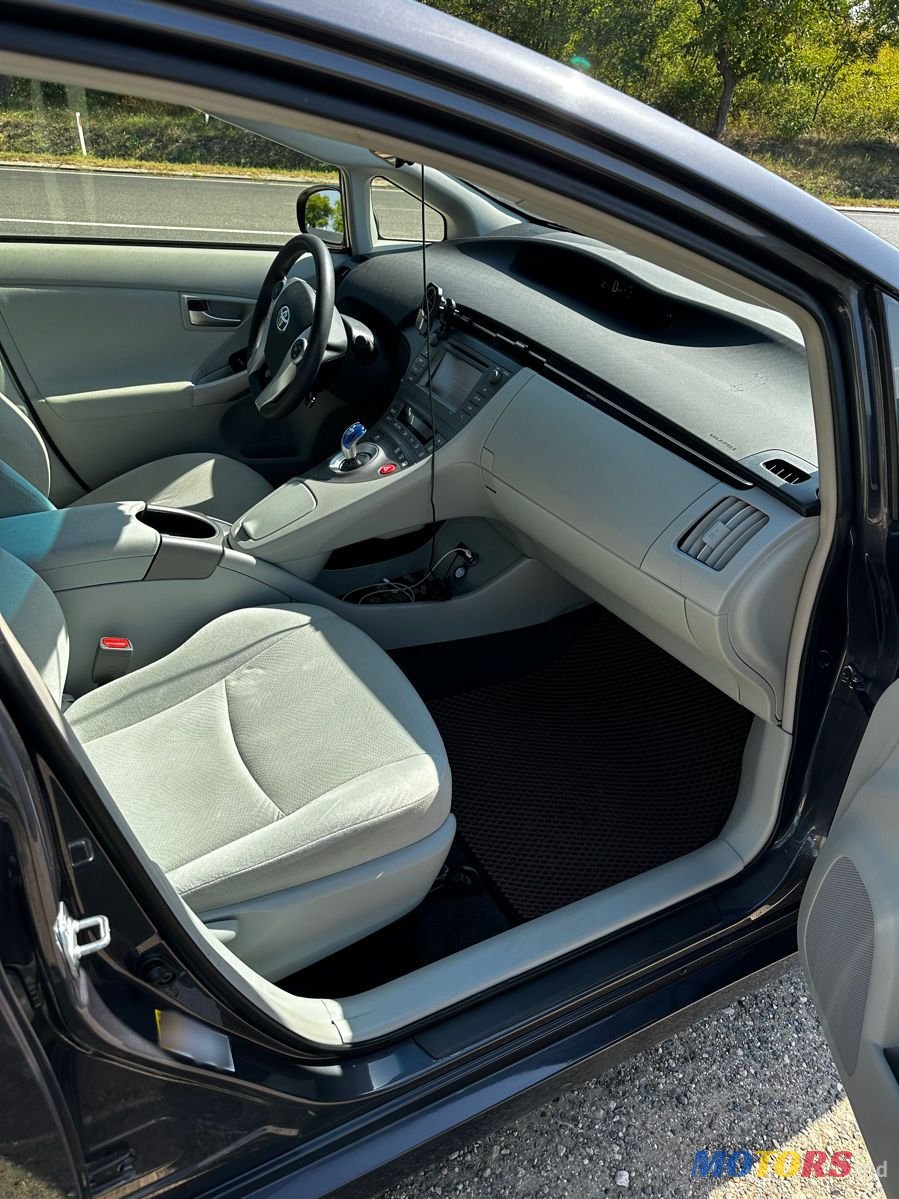 2015' Toyota Prius photo #6