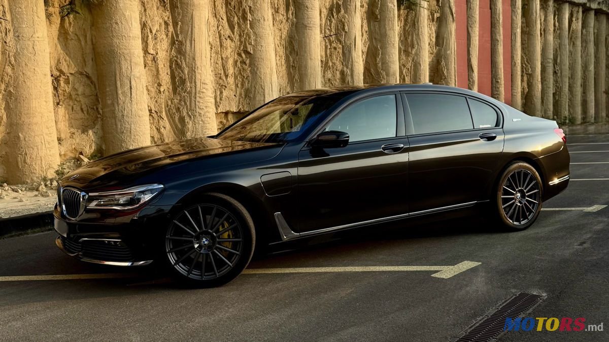 2016' BMW 7 Series photo #2