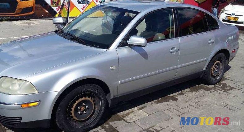 2003' Volkswagen Passat photo #1