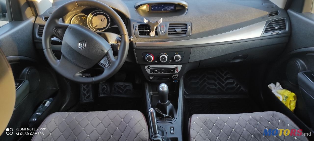 2012' Renault Megane photo #6