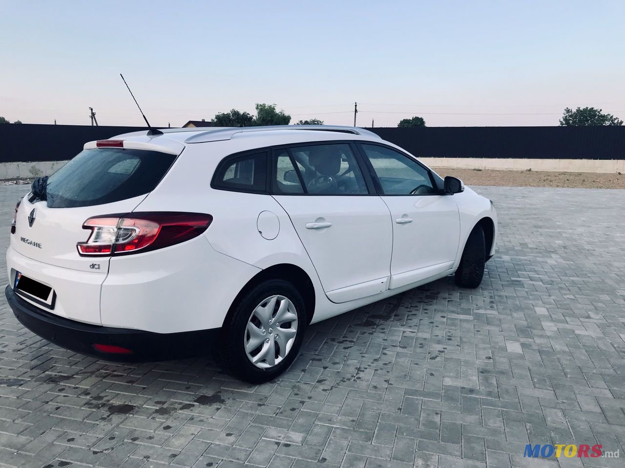2014' Renault Megane photo #3