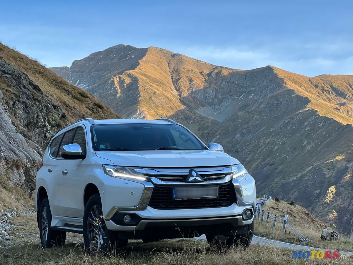2017' Mitsubishi Pajero Sport photo #1