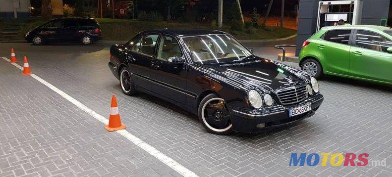 2000' Mercedes-Benz E photo #2