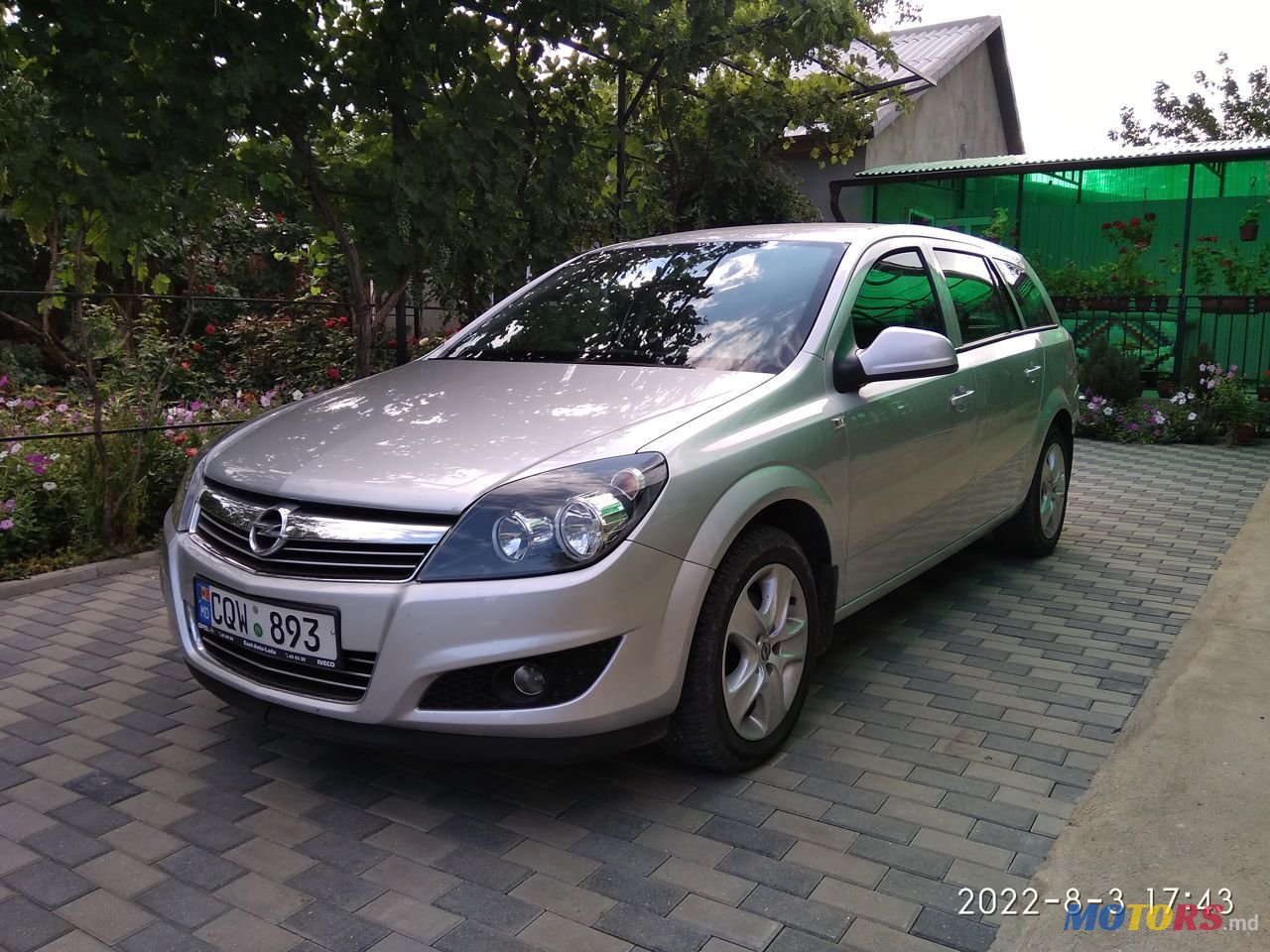2012' Opel Astra photo #1