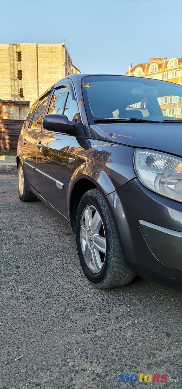 2005' Renault Grand Scenic photo #6