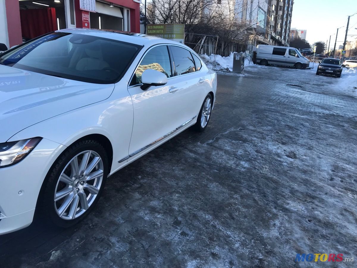 2017' Volvo S90 photo #2
