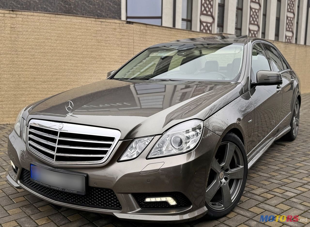2010' Mercedes-Benz E-Class photo #2