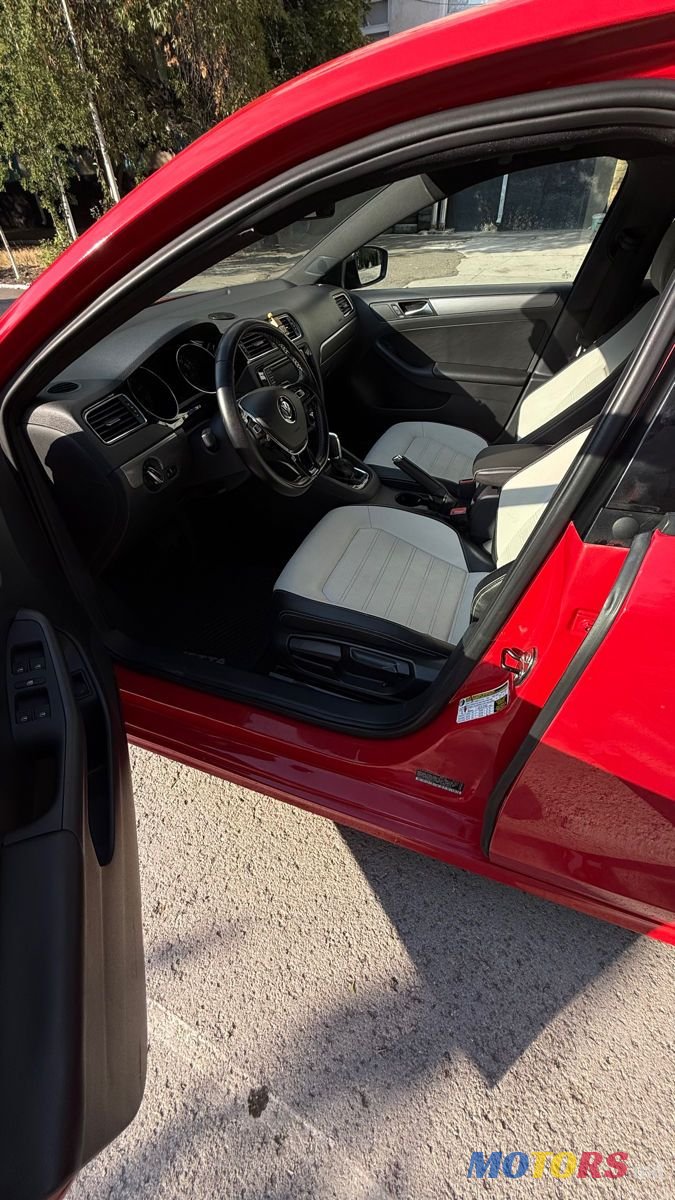 2015' Volkswagen Jetta photo #4