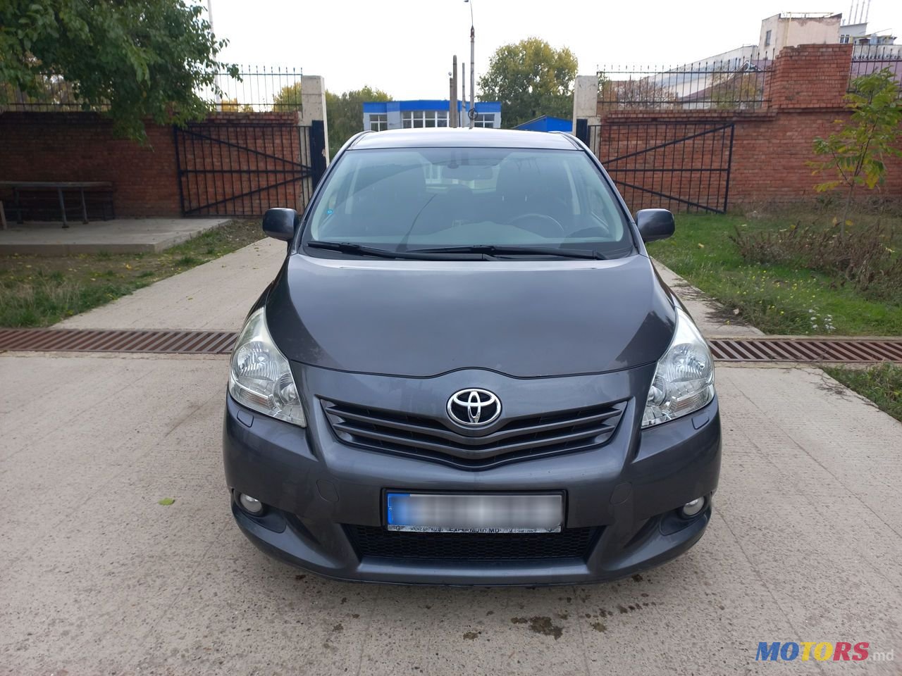 2009' Toyota Verso photo #1