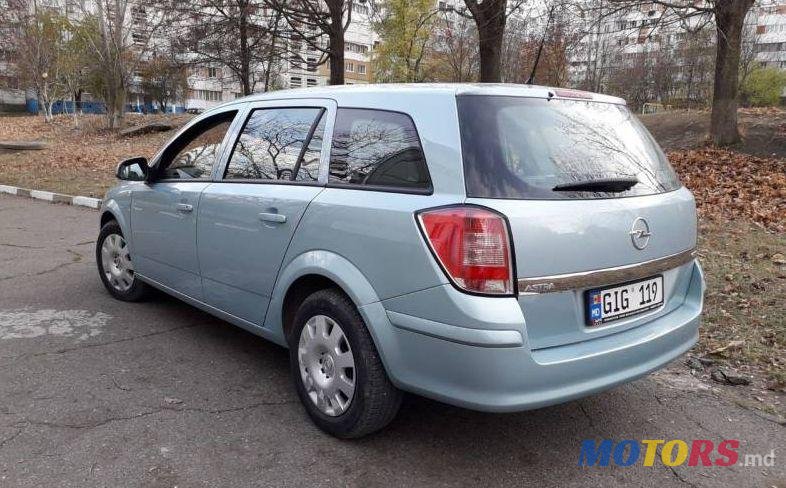 2010' Opel Astra photo #3