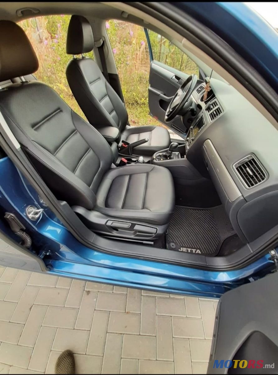 2016' Volkswagen Jetta photo #5