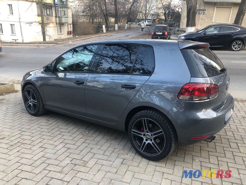 2009' Volkswagen Golf photo #5