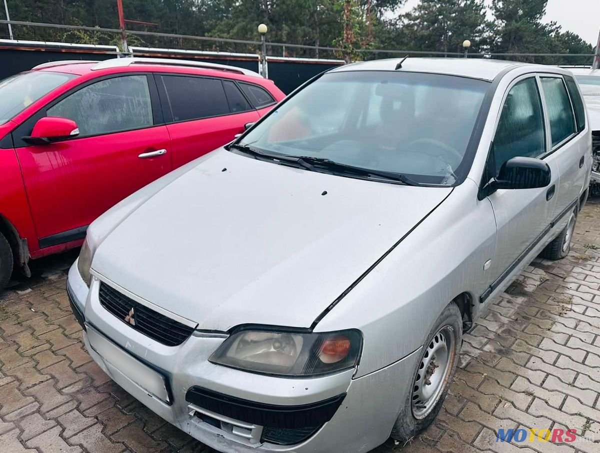 2004' Mitsubishi Space Star photo #2