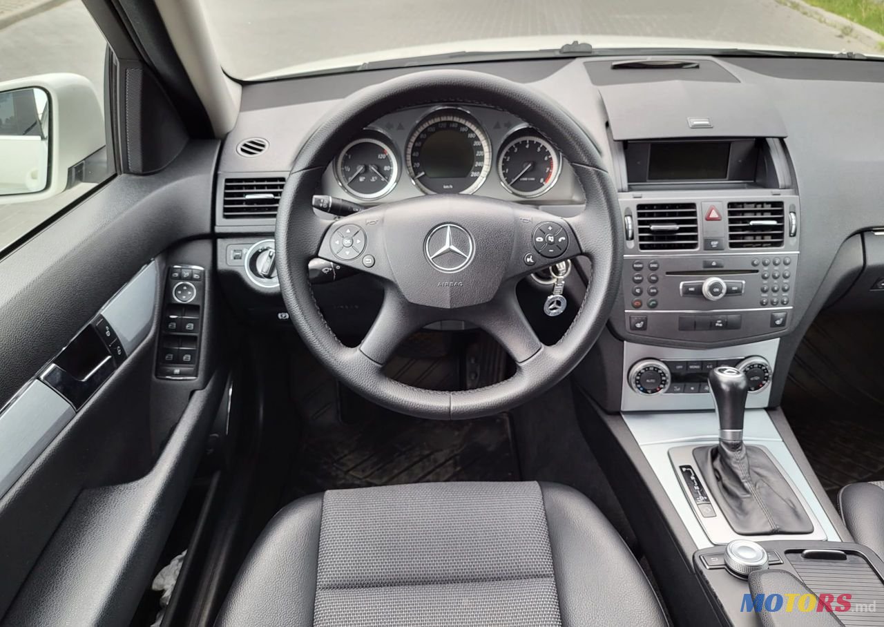 2010' Mercedes-Benz C Класс photo #4