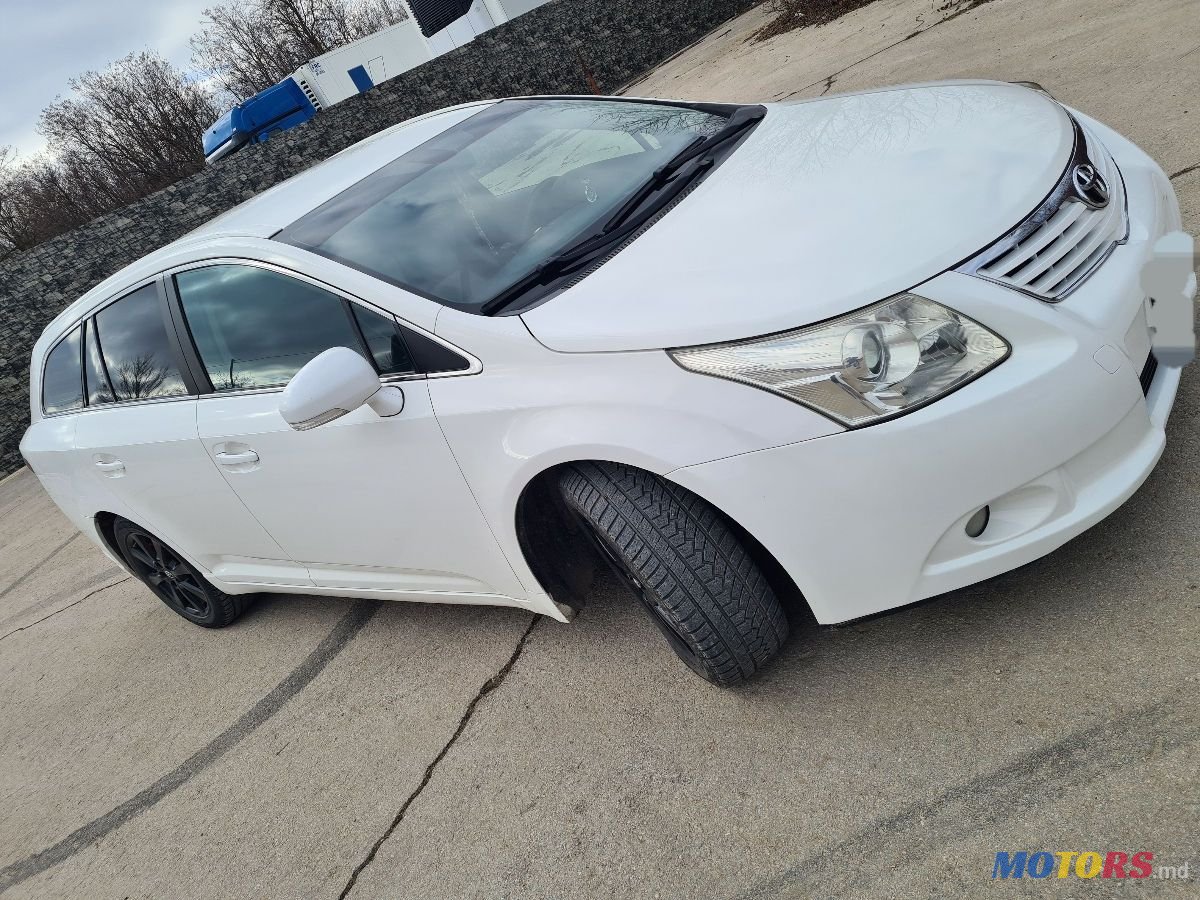 2009' Toyota Avensis photo #1