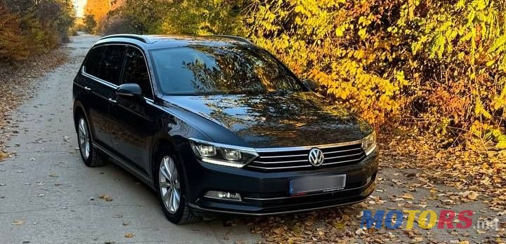 2019' Volkswagen Passat photo #2