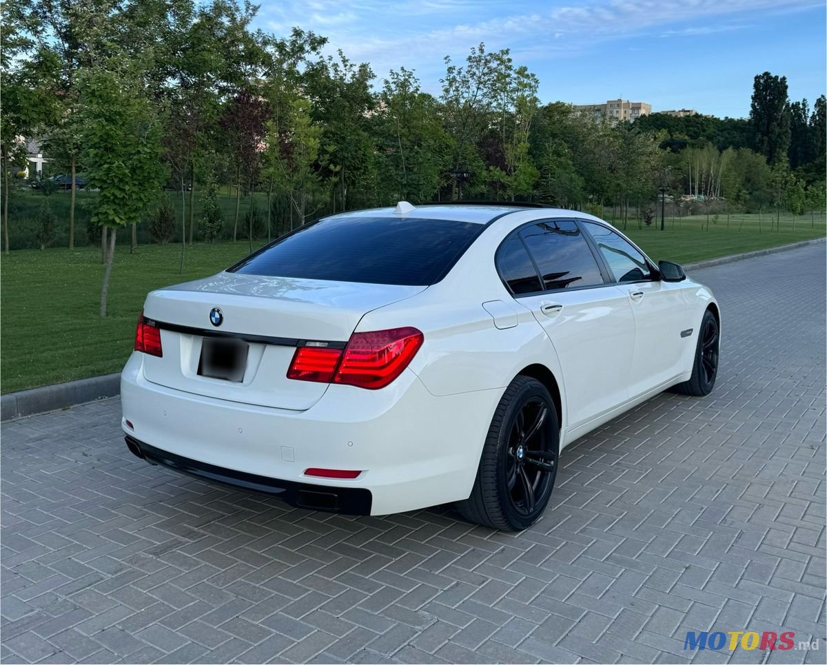 2011' BMW 7 Series photo #4