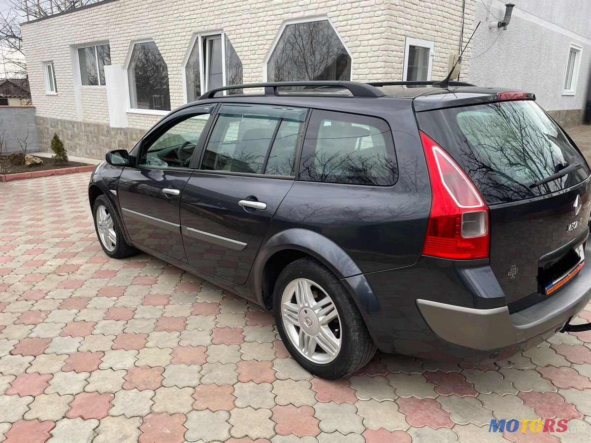 2008' Renault Megane photo #6