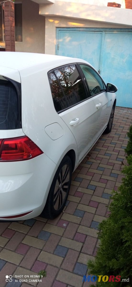 2016' Volkswagen Golf photo #2