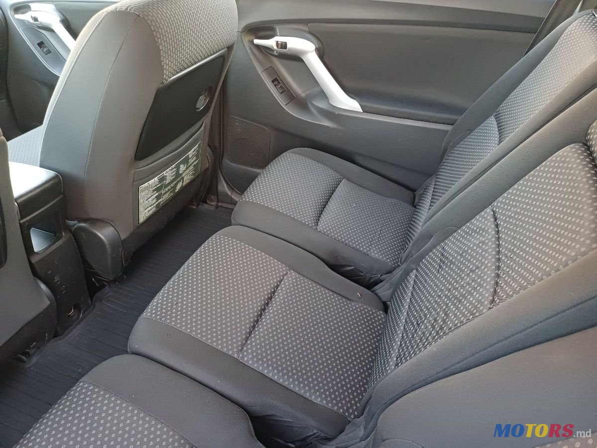 2010' Toyota Verso photo #5