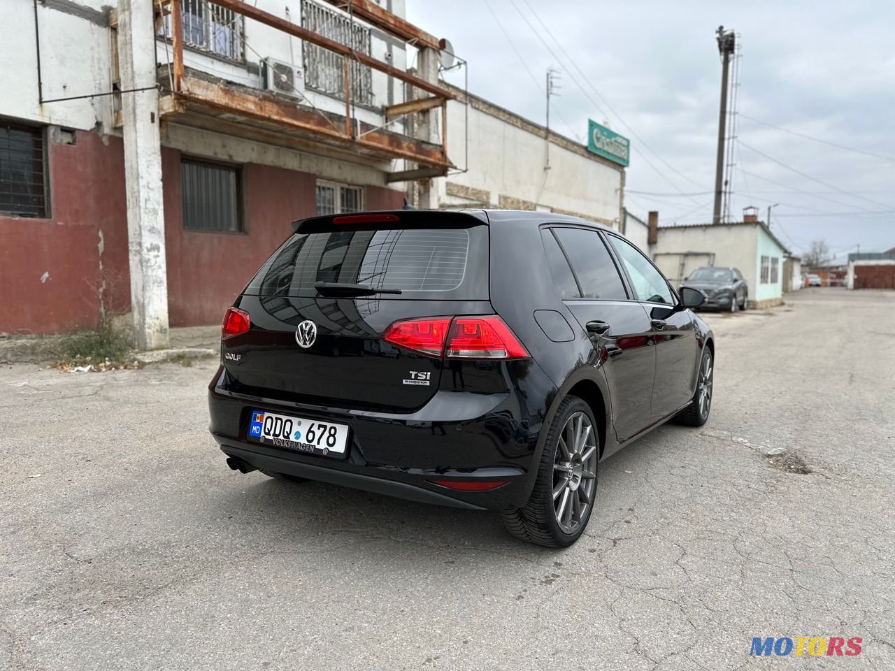 2013' Volkswagen Golf photo #3