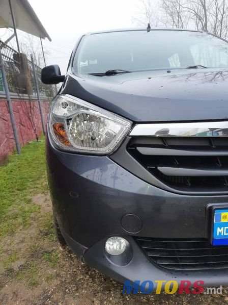 2012' Dacia Lodgy photo #5