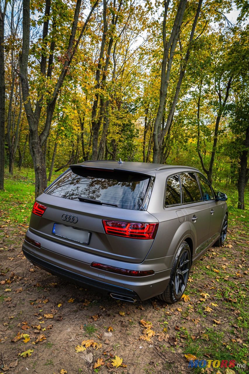 2018' Audi Q7 photo #5