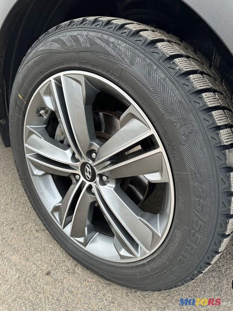 2015' Hyundai Santa Fe photo #5