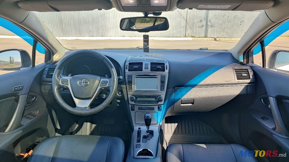 2014' Toyota Avensis photo #6