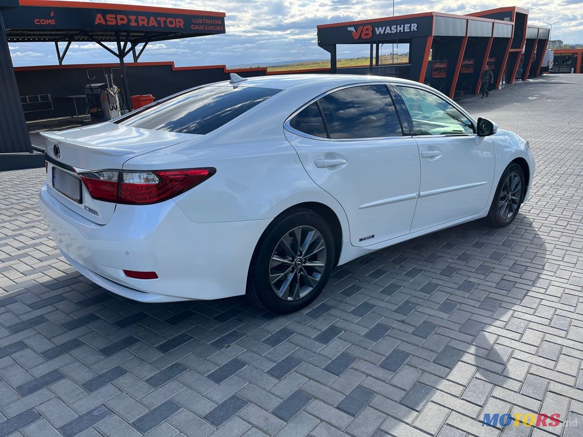 2013' Lexus Es Series photo #4