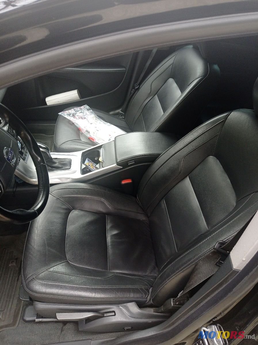 2016' Volvo V70 photo #5