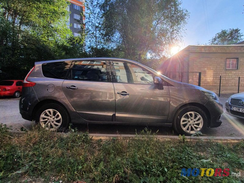 2014' Renault Grand Scenic photo #2