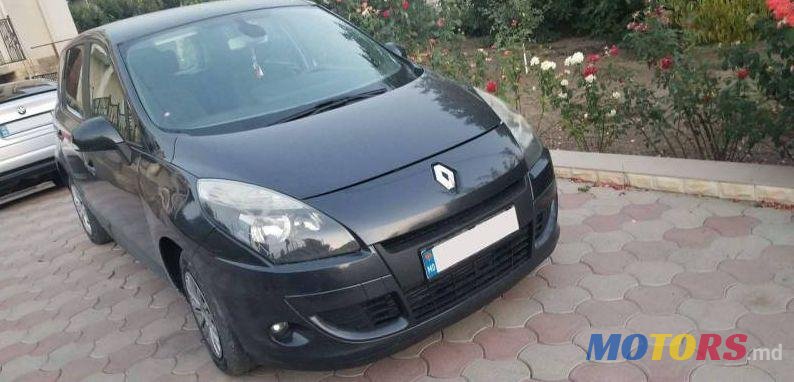 2010' Renault Scenic photo #1