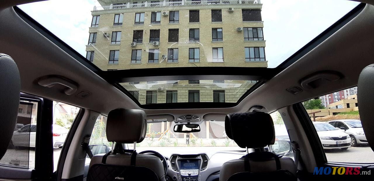 2013' Hyundai Santa Fe photo #3