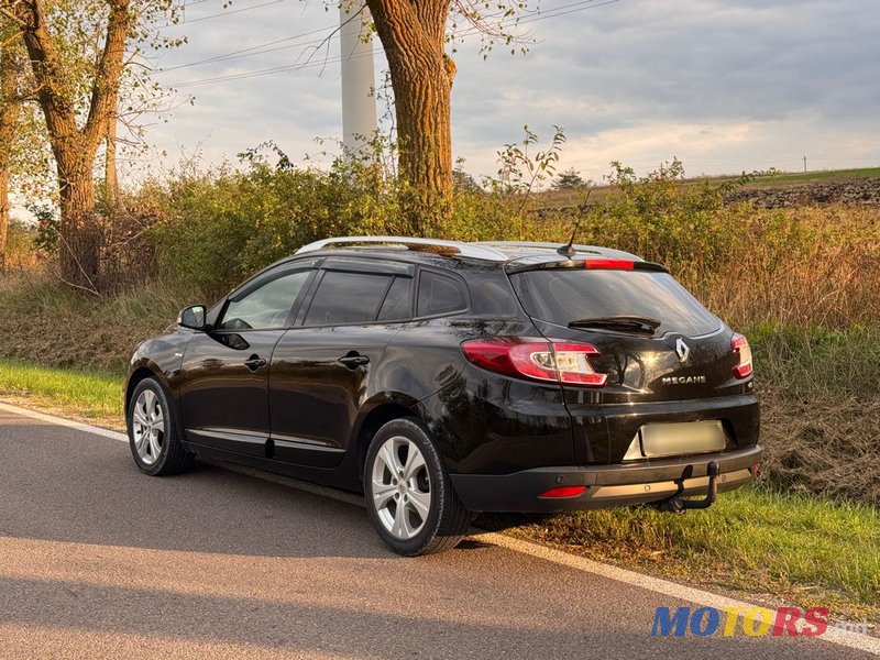 2012' Renault Megane photo #3