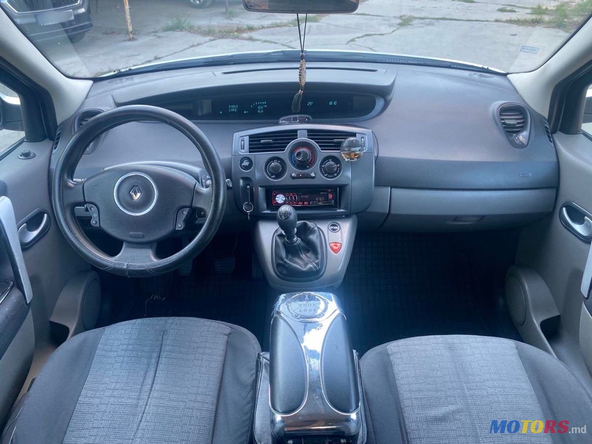 2009' Renault Scenic photo #6